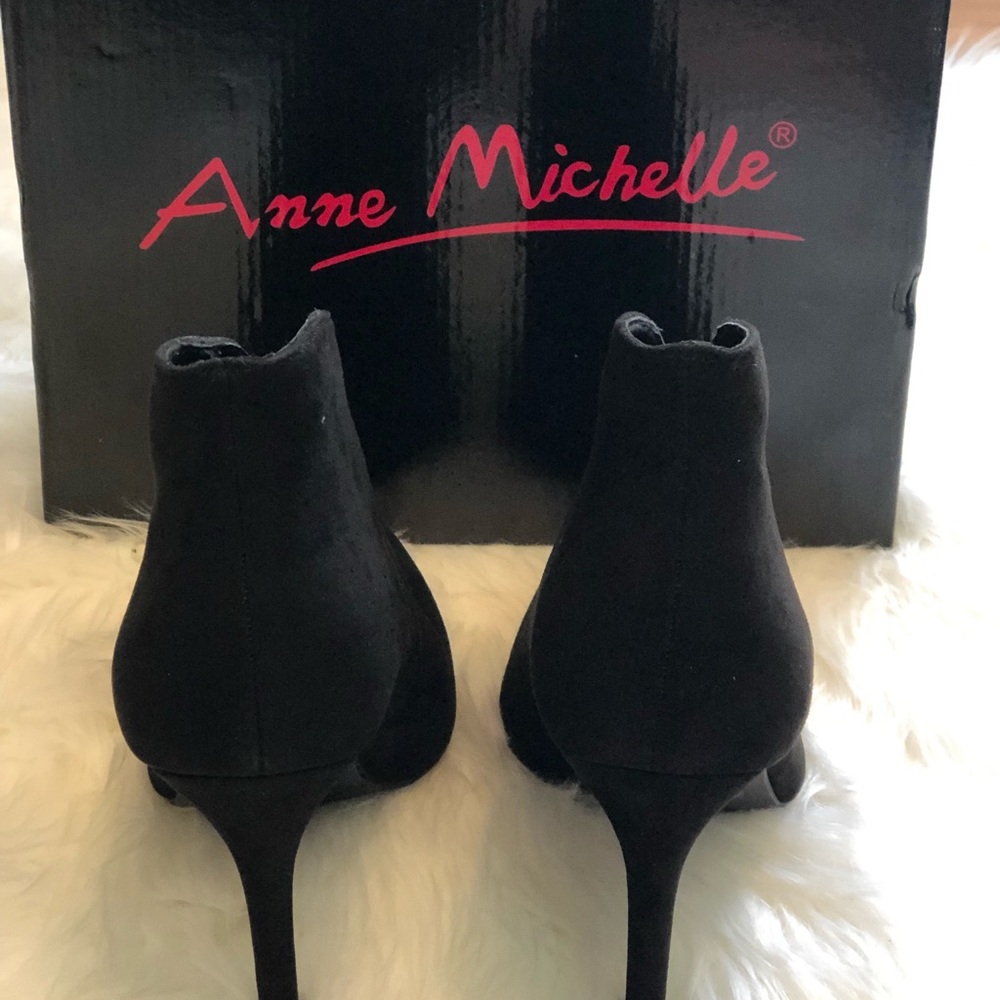 ❤️ Black Suede Front Slit Booties 4in Heel - Picture 4 of 7